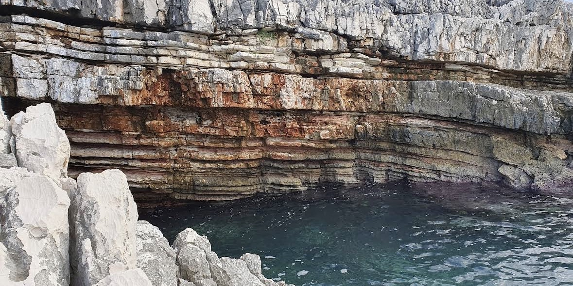 Anchor Cave — Legendary cavern named for the ancient anchor found within